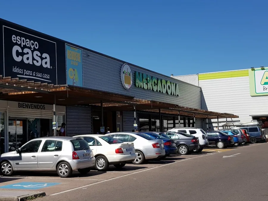 Supermercado Mercadona en Avenida Debrasilia, 5 (c.c. Arambol), Palencia