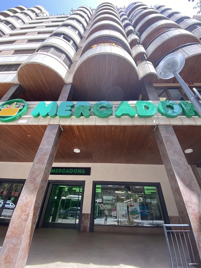 Supermercado Mercadona en Calle Manacor, 22, Palma