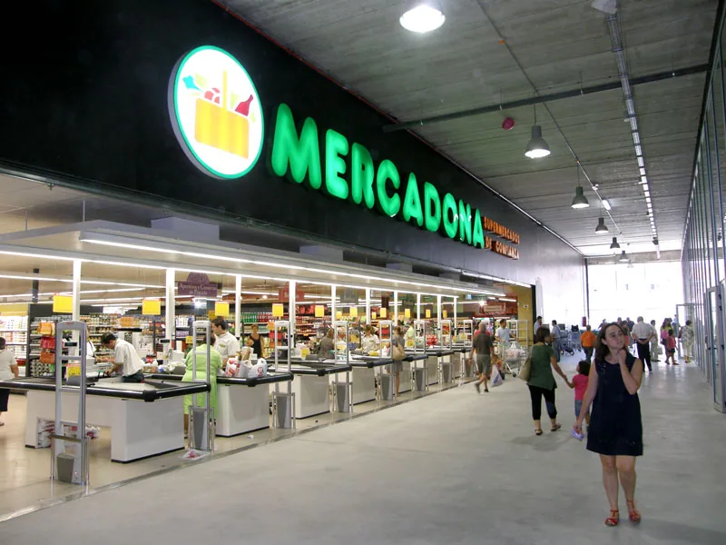Supermercado Mercadona en Avenida de los Hoyos, 2, Paracuellos de Jarama