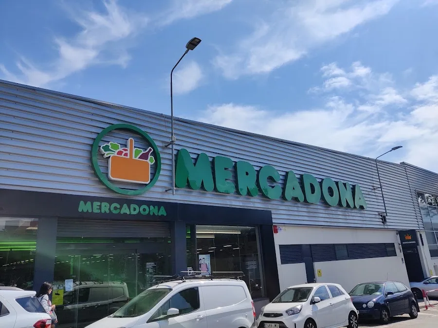 Supermercado Mercadona en Calle Viladomat, 195, Sabadell