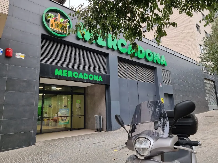 Supermercado Mercadona en Calle Frederic Mompou, 5, Sant Boi de Llobregat