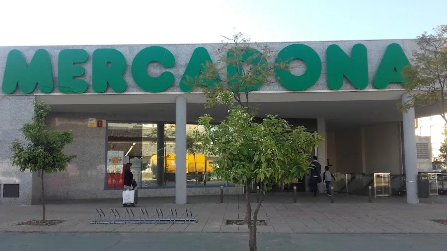 Supermercado Mercadona en Calle Cardenal Ilundain, 8, Sevilla