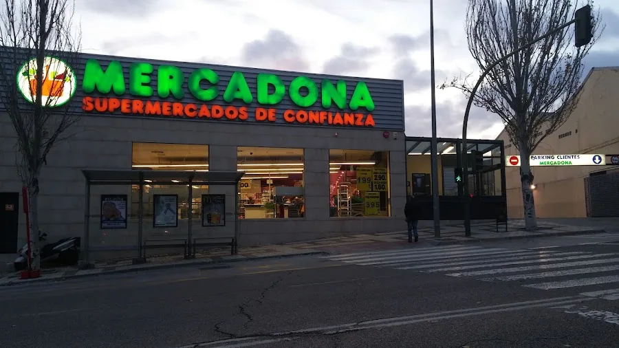 Supermercado Mercadona en Eduardo Saavedra, 54, Soria