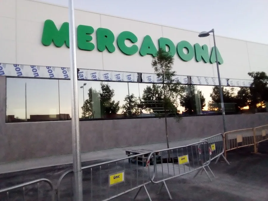 Supermercado Mercadona en Avenida Barcelona, 18, Tàrrega