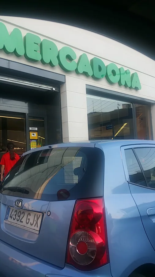 Supermercado Mercadona en Calle Solsona, 25, Terrassa