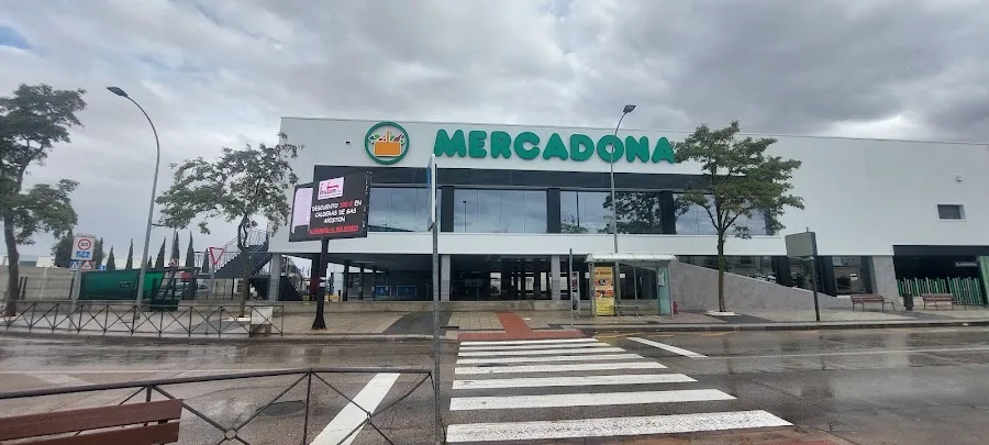 Supermercado Mercadona en Avenida Juan Carlos 1, 30, Tomelloso