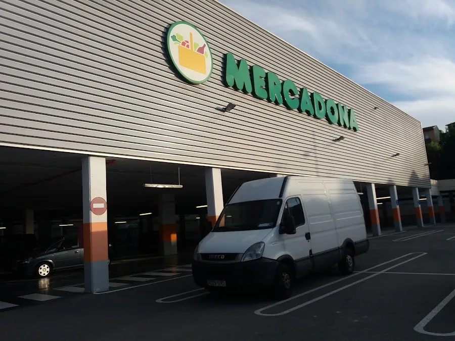 Supermercado Mercadona en Calle Joan Maragall, s/n, Tona