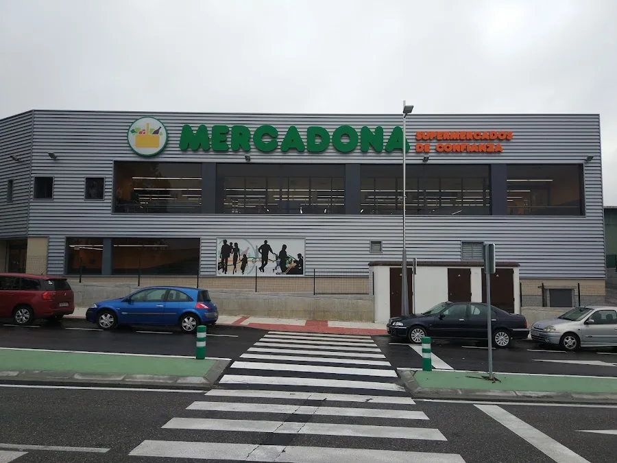 Supermercado Mercadona en Lugar Regueiro, 6 (áreas), Tui