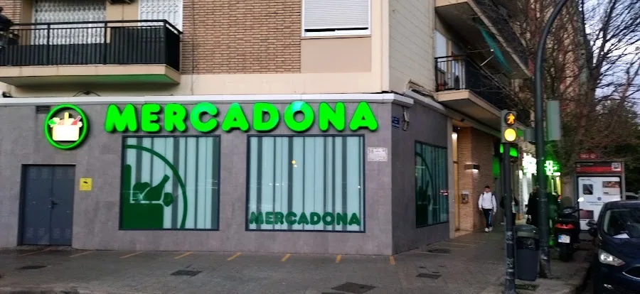 Supermercado Mercadona en Calle Chiva, 14, Valencia