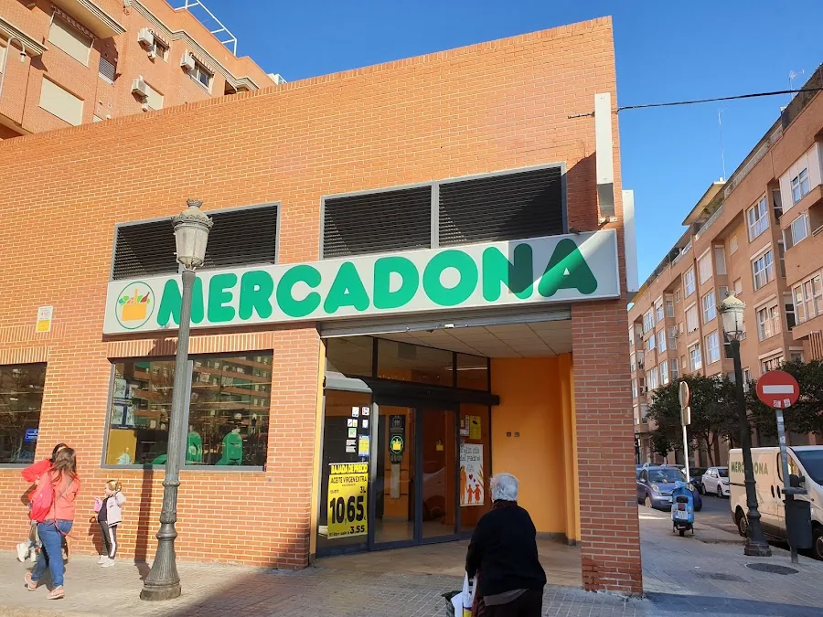 Supermercado Mercadona en Calle Jerónimo Monsoriu, 60, Valencia