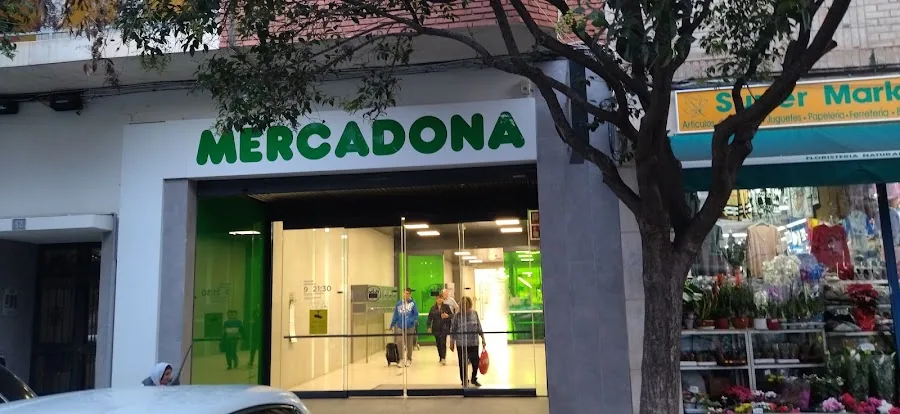 Supermercado Mercadona en Calle María de Molina, 7, Valencia