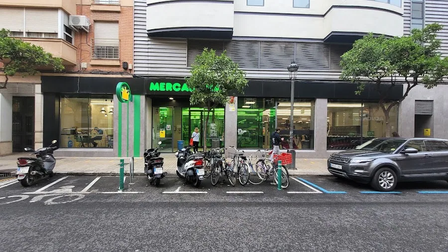 Supermercado Mercadona en Calle Quart, 120, Valencia