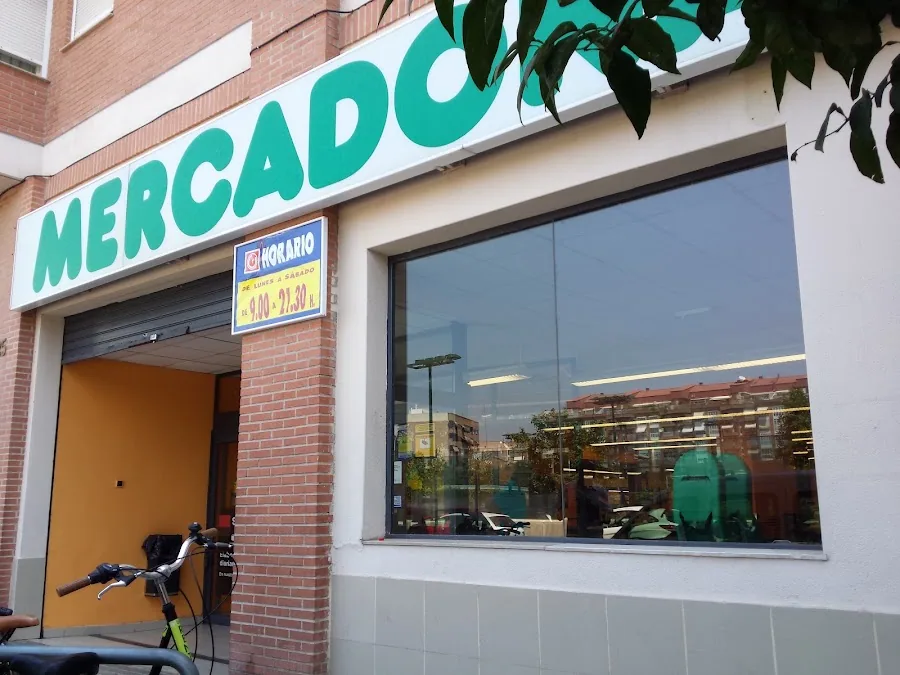 Supermercado Mercadona en Calle Río Escalona, 25, Valencia