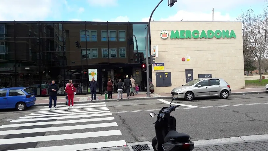 Supermercado Mercadona en Calle Arca Real, 101, Valladolid