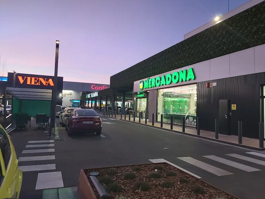 Supermercado Mercadona en Calle de L'Acer, 3, Vilanova i la Geltrú