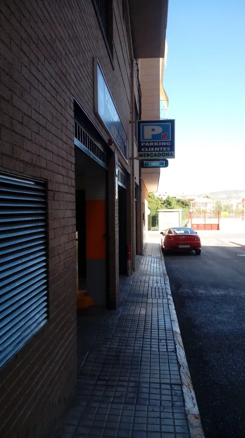 Supermercado Mercadona en Avenida de la Paz, 2, Yecla